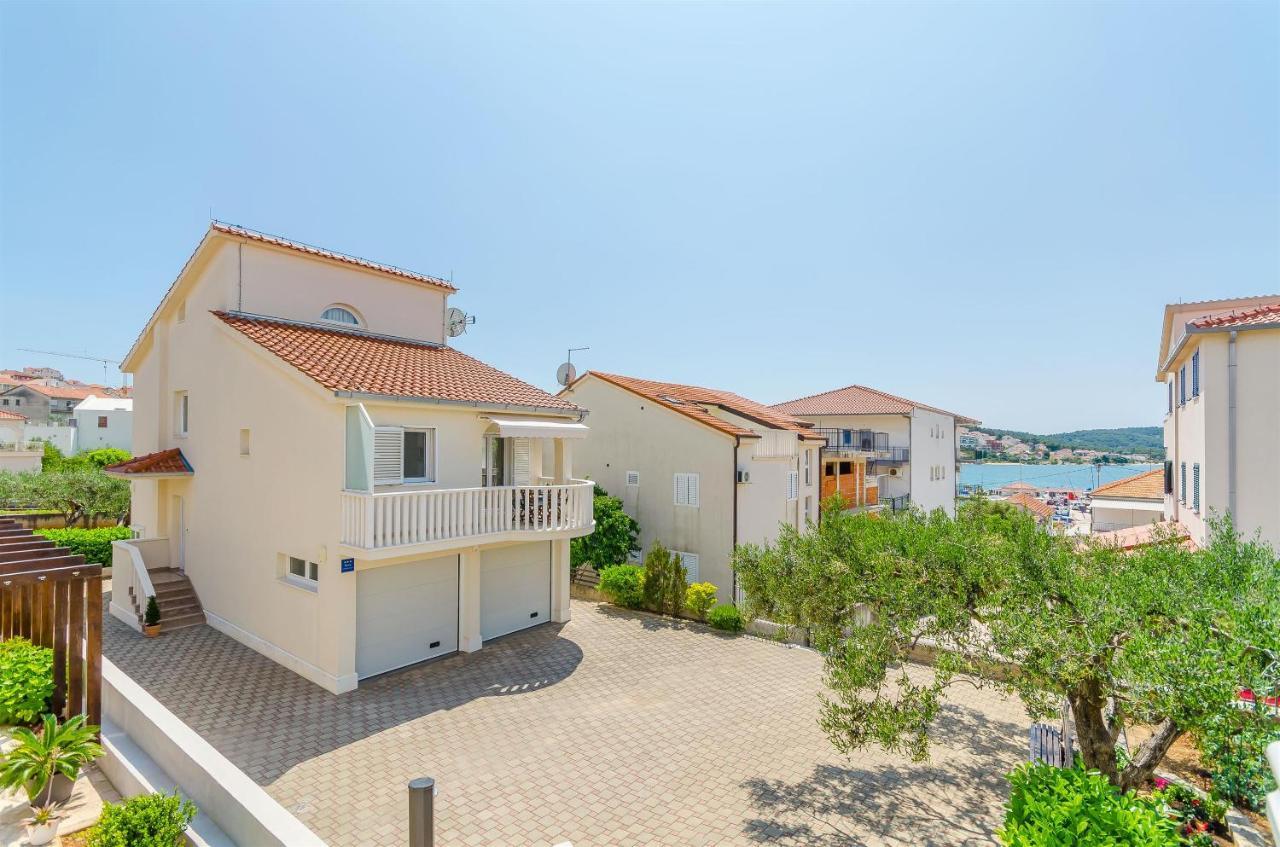 Apartments And Room Maestral トロギール エクステリア 写真