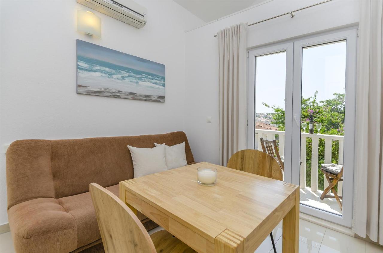 Apartments And Room Maestral トロギール エクステリア 写真