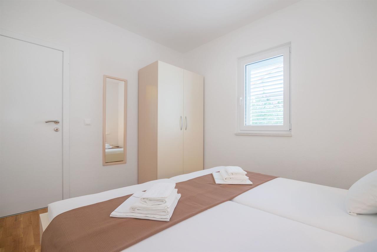 Apartments And Room Maestral トロギール エクステリア 写真