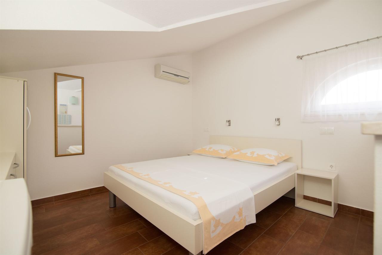 Apartments And Room Maestral トロギール エクステリア 写真