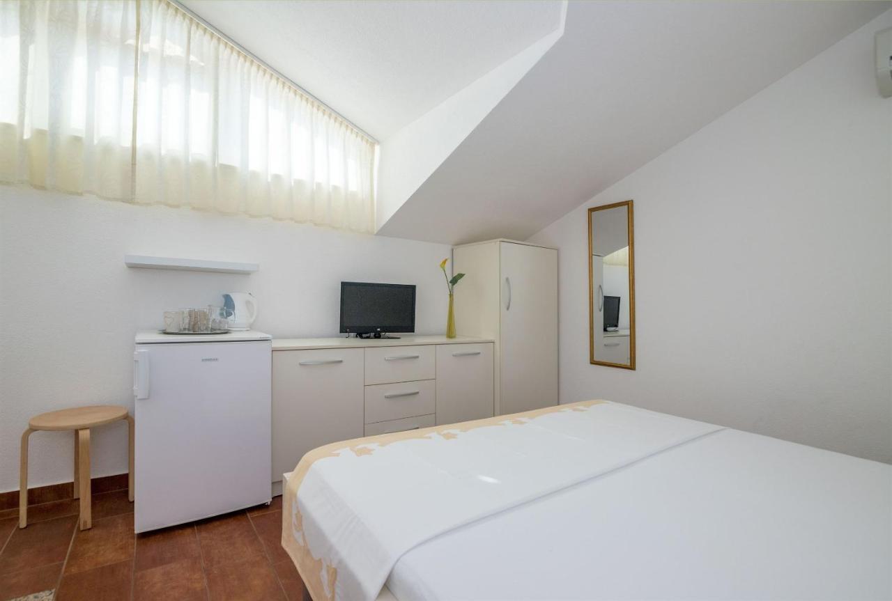 Apartments And Room Maestral トロギール エクステリア 写真